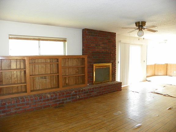 2nd image of 2604 E Fairview Ln