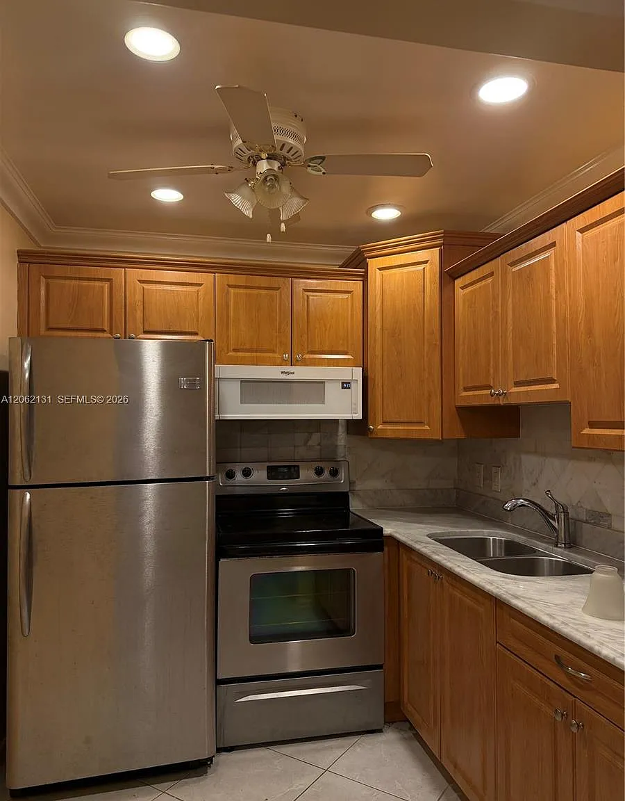 Mansfield At Century Vill — Photo 2