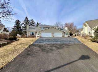 N13W6864 Pheasant Ct, Cedarburg, WI 53012