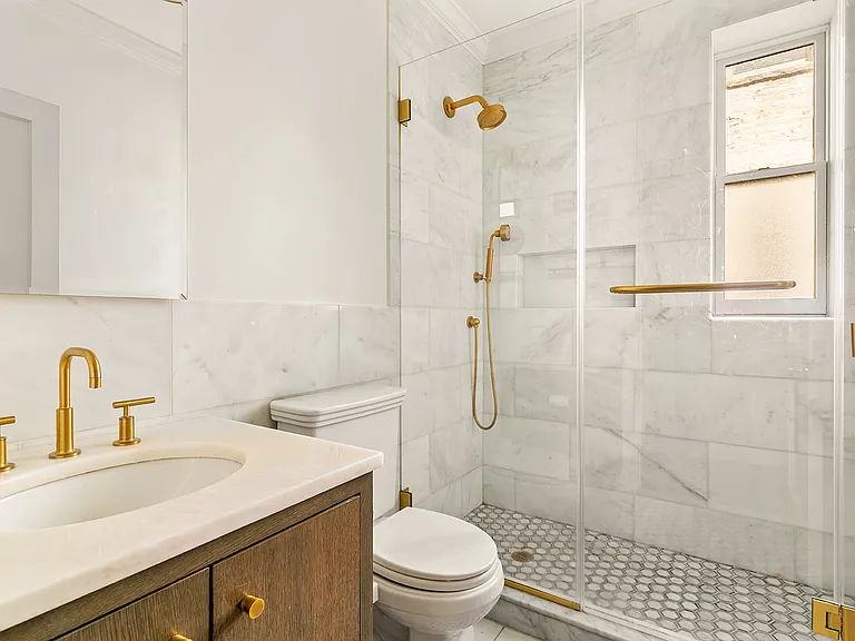 539 4th St #3R — Photo 9