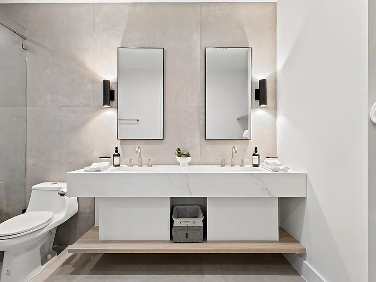 210 W Columbus Dr #3 — Photo 36