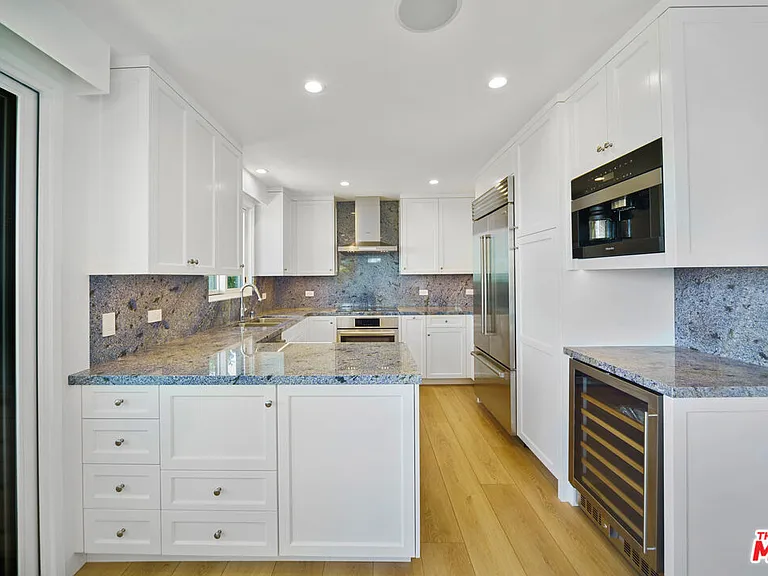 6817 Seawatch Ln — Photo 38