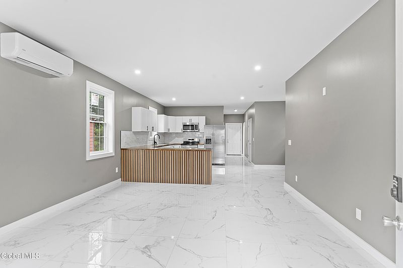 4th image of 29 Marshall Avenue