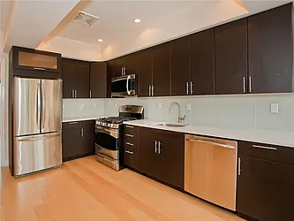 Sold by Avenue Sotheby's International Realty