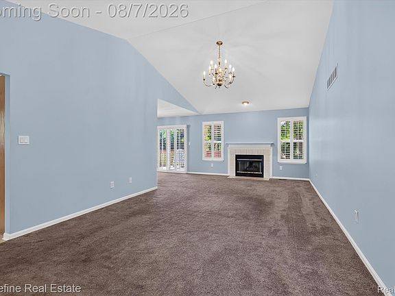 5th image of 226 Crestlawn Dr