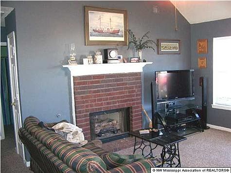 7064 Foxhall Dr, Horn Lake, MS 38637 | Zillow