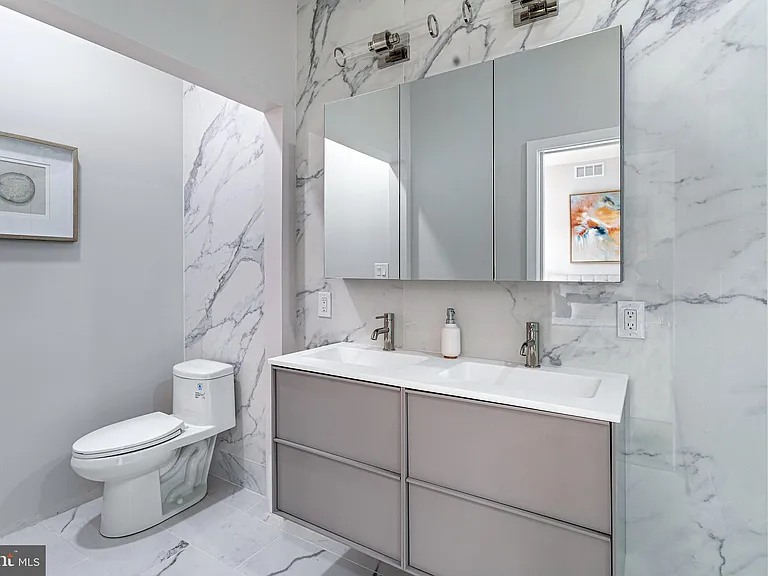 1516 E Capitol St NE — Photo 38