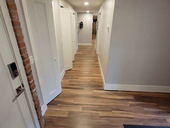 4th image of 1509 E Superior St #100