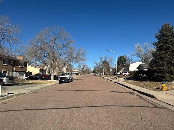 5th image of 2040 Heathercrest Dr
