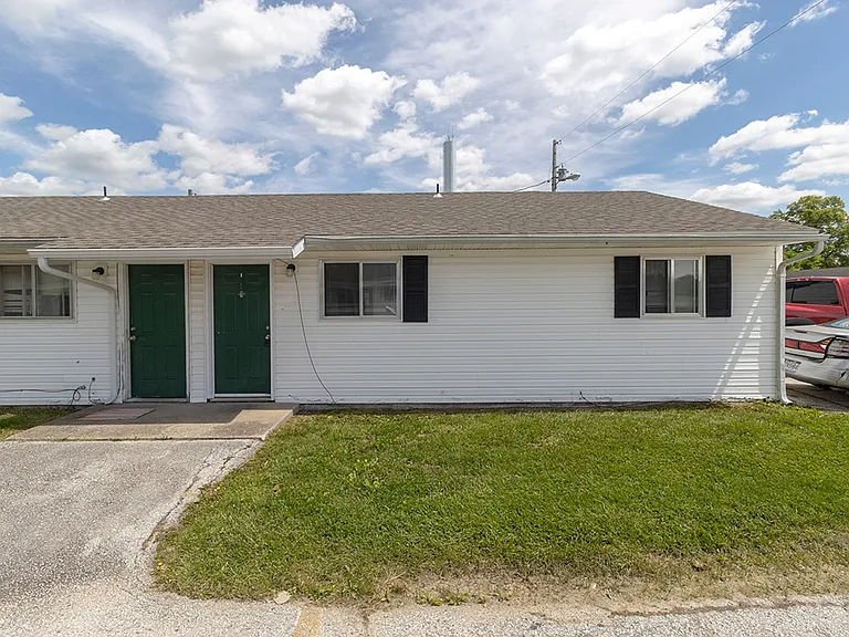 701 W Cunningham Dr #1 — Photo 11