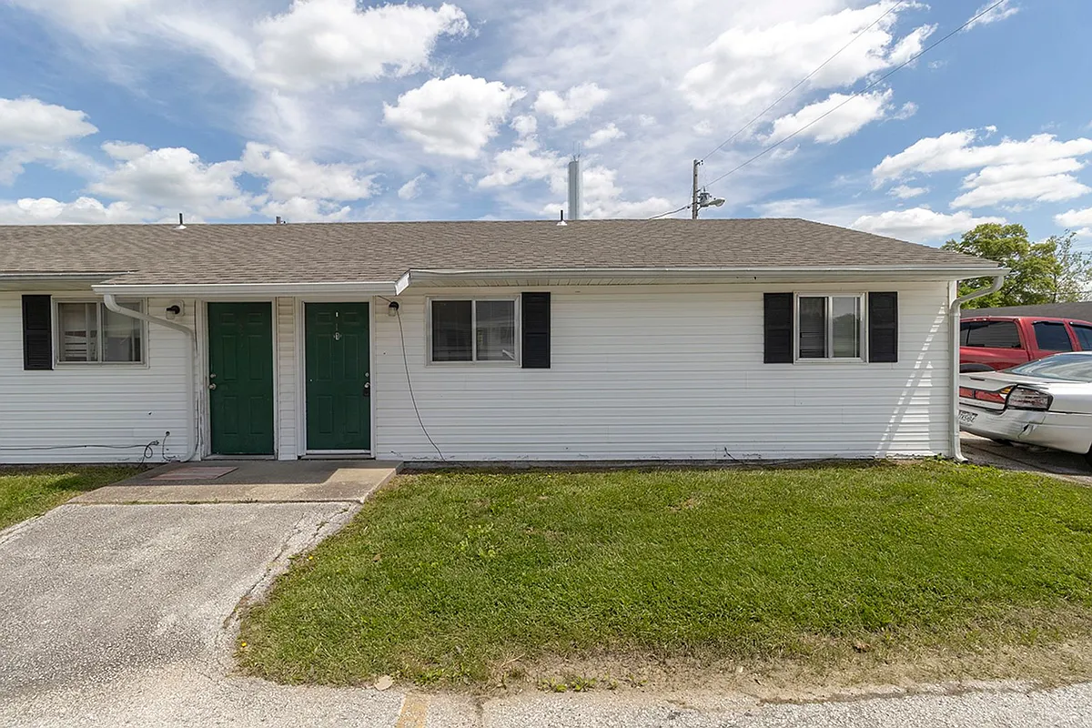 Building Photo - 701 W Cunningham Dr #3