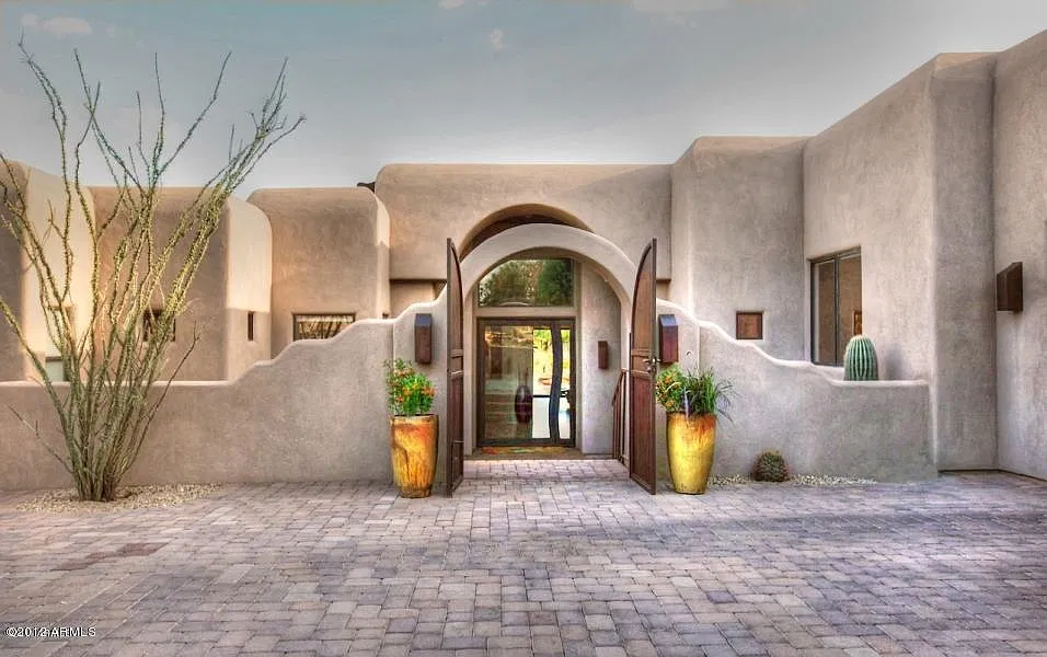 3 bed, 3.5 bath, 3929 sqft, $12,400 — Photo 1