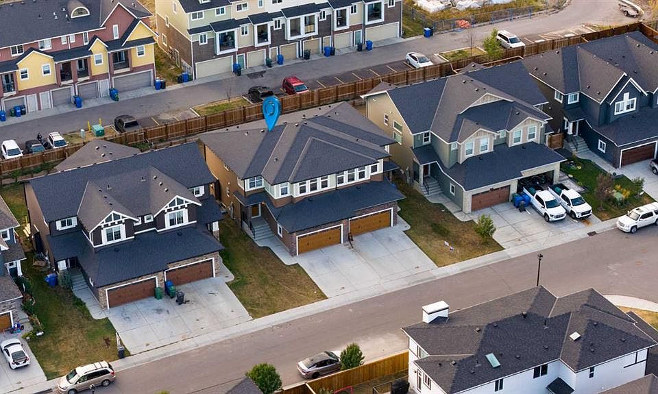 1st image of 243 E Kinniburgh Rd