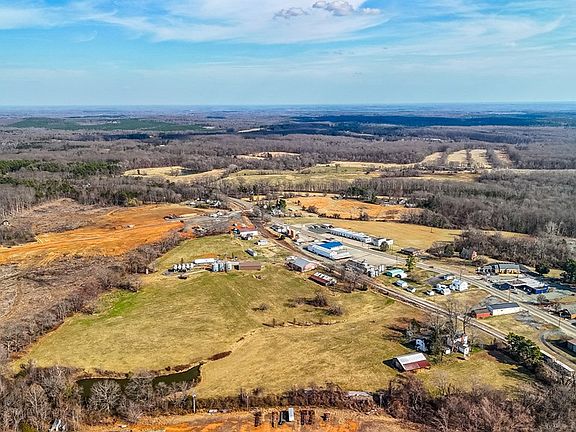 5th image of 1237 Main St