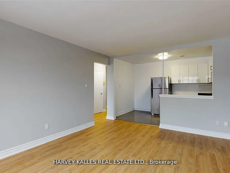 4 Greentree Ct #B3 — Photo 4