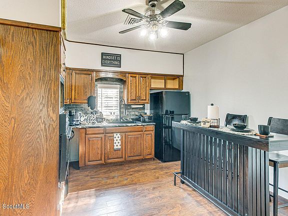 3rd image of 1503 Darling Ave