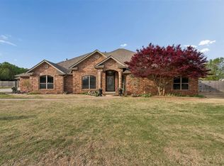 9932 SW 35th St, Yukon, OK 73099