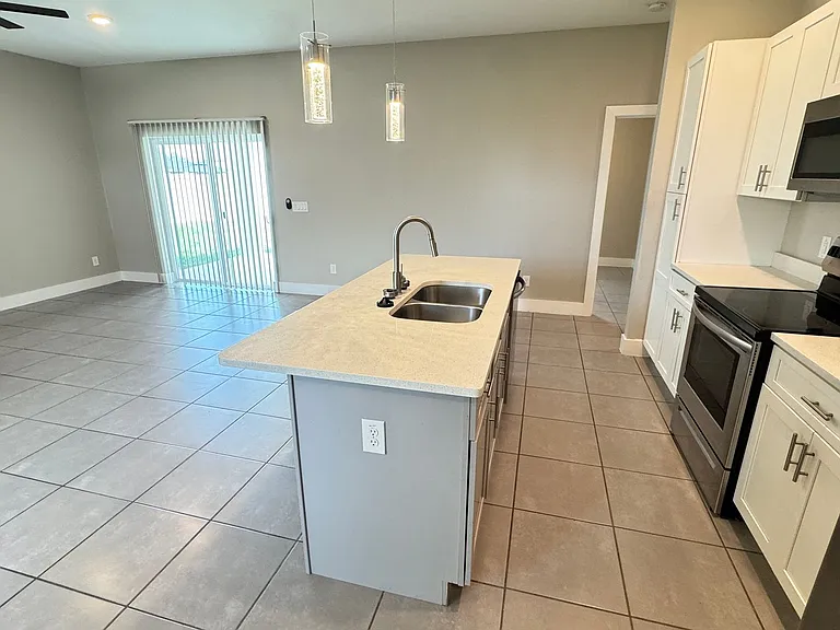 256 Hyacinth Ct — Photo 8