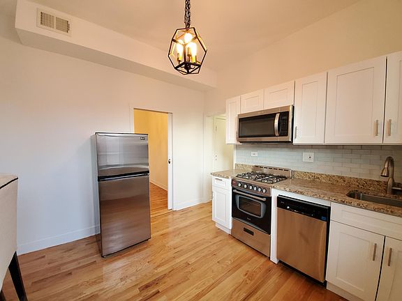 5th image of 2242 N Western Ave #2E