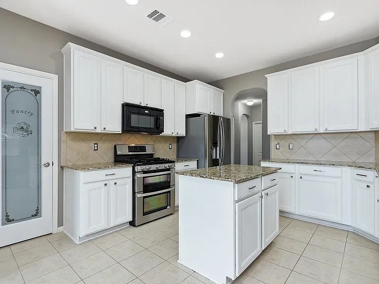 602 Blue Oasis Ct — Photo 17