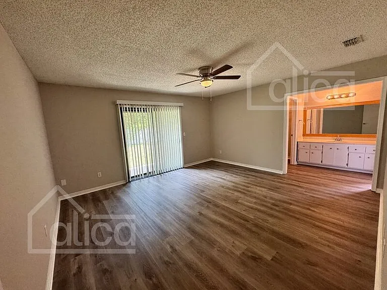 1959 Sussex Dr N — Photo 21