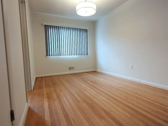 2nd image of 2166 NE Tillamook St APT 2