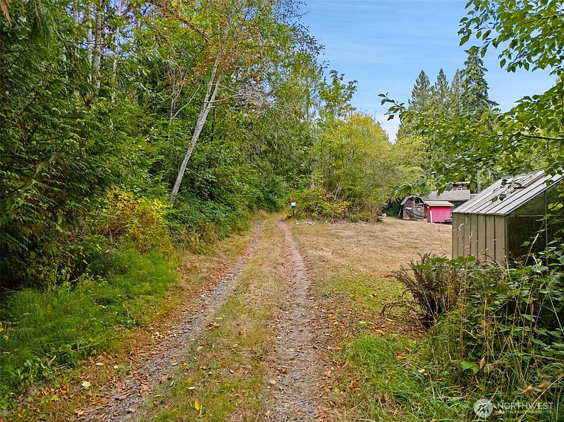2nd image of 0 E Lombard Road N