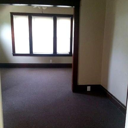 2nd image of 1727 Ashland Ave #1