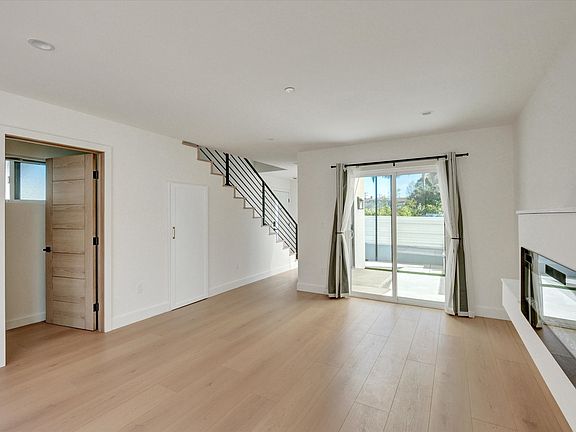 4th image of 5348 1/2 Thornburn St
