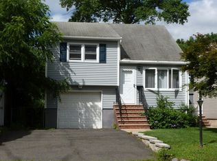 360 Lake Shore Dr, Lake Hiawatha, NJ 07034