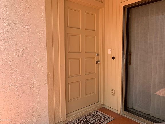 3rd image of 418 Hawthorne Ct #1