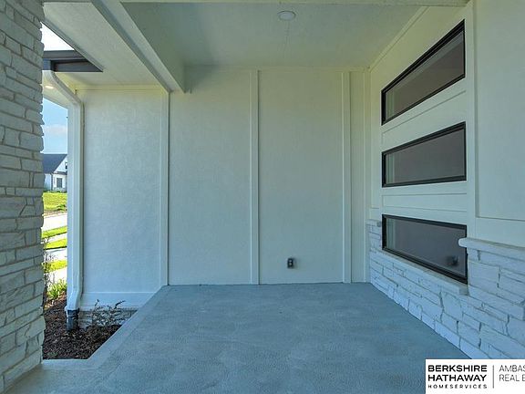 4th image of 11555 S 123rd Ter
