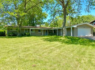 424 Greenwood Ln, Barrington, IL