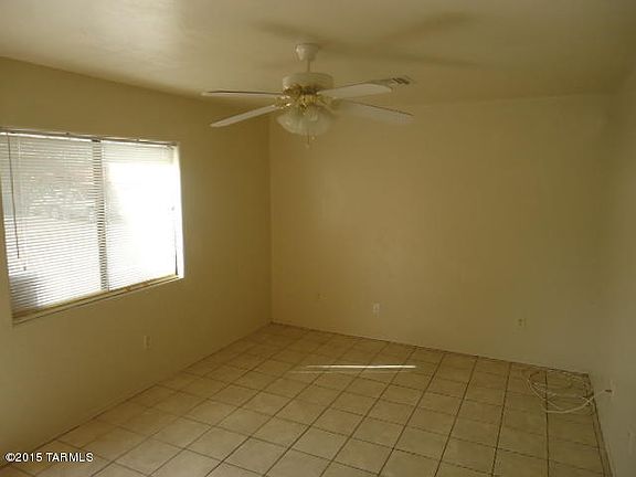 4th image of 3042 N Balboa Ave Unit 1