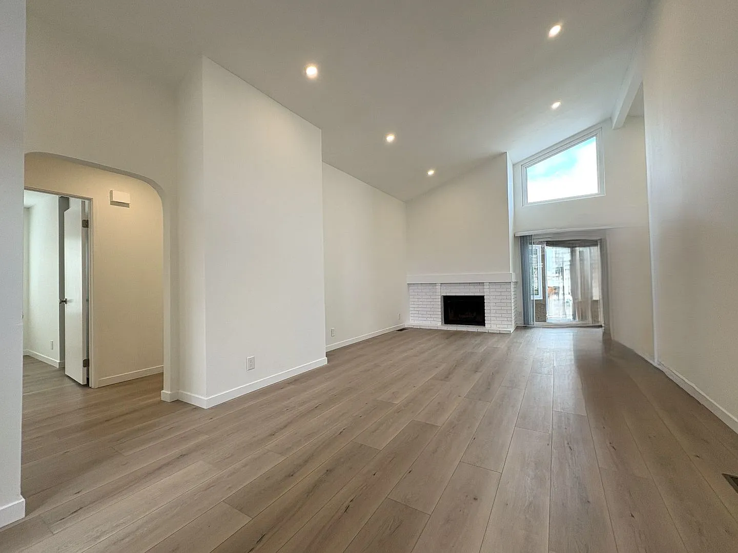 Beautiful 4 Bedroom 2 Bathroom Home in the Evergreen Hills of San Jose — Photo 4