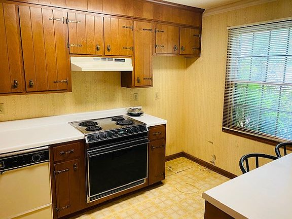 5th image of 103 Cedar Point Dr
