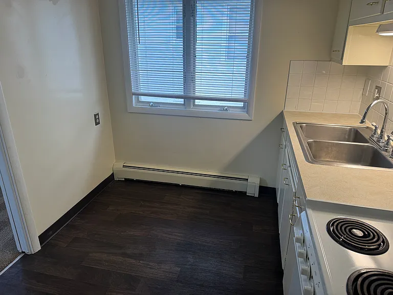 1501 W 3rd St #4 — Photo 16