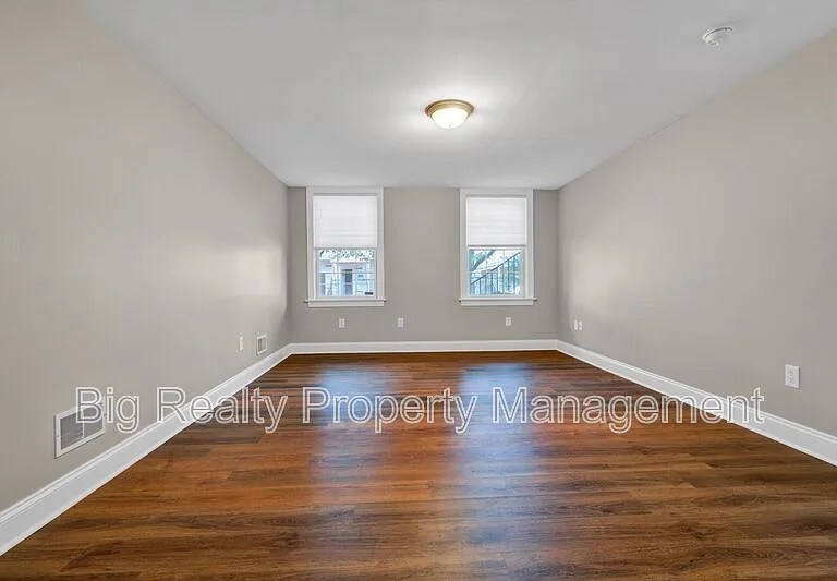 364 Prospect St — Photo 11
