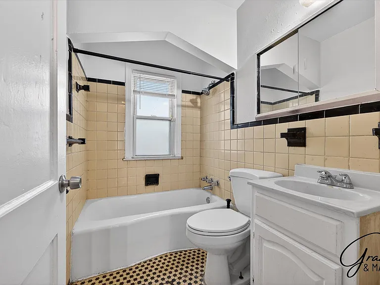7466 W Pkwy — Photo 12
