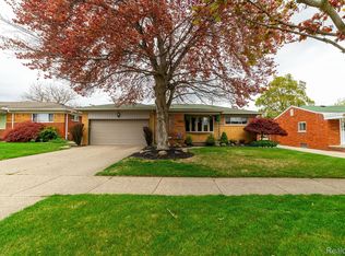 38076 Richland St, Livonia, MI 48150