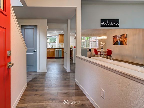3rd image of 2409 Manorwood Drive SE