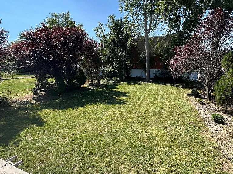 30 Spruce Ave #A — Photo 45