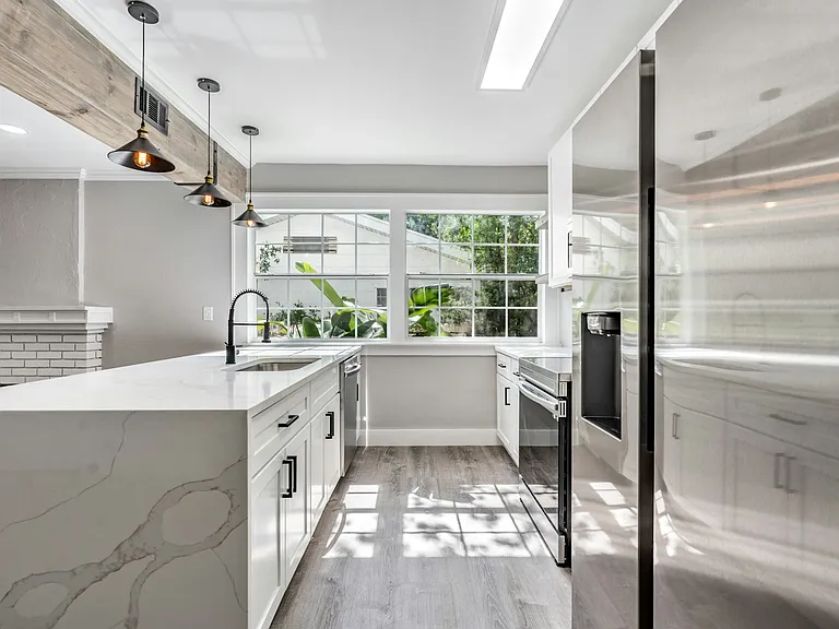 186 22nd Ave N #1 — Photo 4