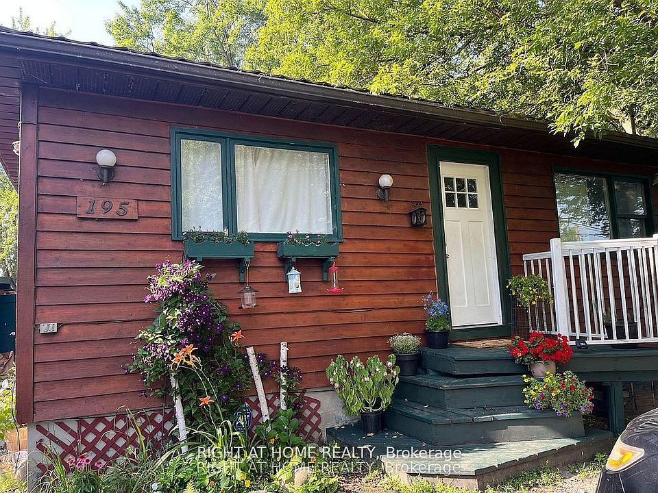 1st image of 195 Lakeland Cres