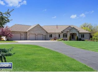 N1019 Spring Valley Dr, Hortonville, WI 54944