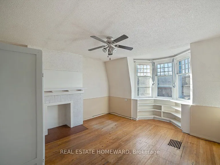 697 Dupont St #2 — Photo 2