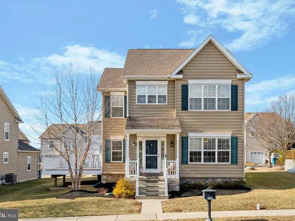 2112 Morgan Hill Dr, Pennsburg, PA 18073