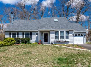 19 Eric Dr, Howell, NJ 07731