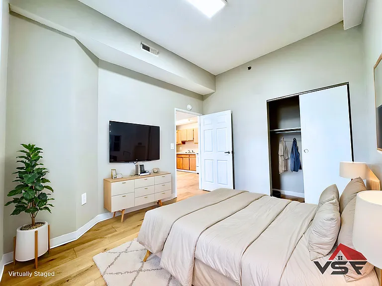 Vibrant City Living at Tower Lofts, Sidney — Photo 33