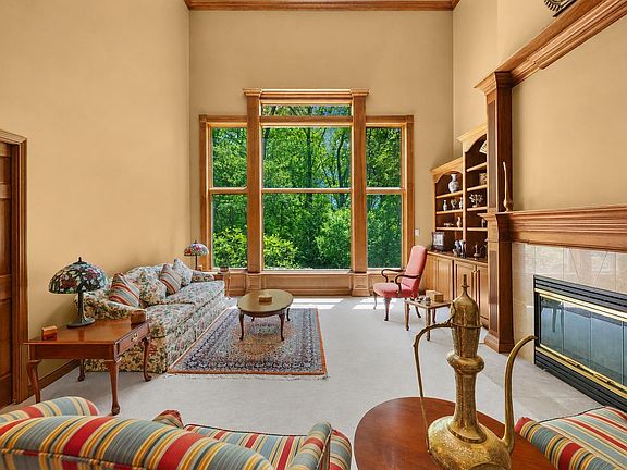 3rd image of 1802 Danielle Ln